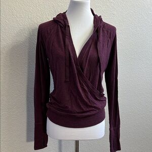 Athleta Inner Twist Women's Heather Maroon/Berry Hoodie Overlap Sweatshirt